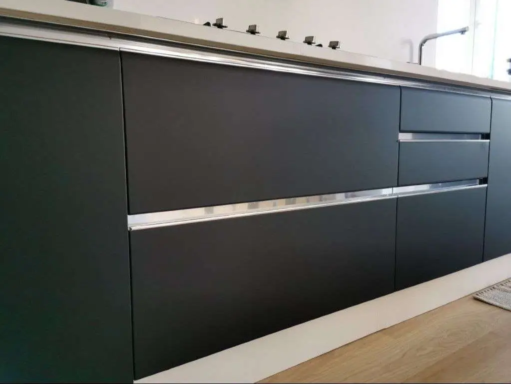 Furniture film or paint: which is better for renovating your interior in Estonia?